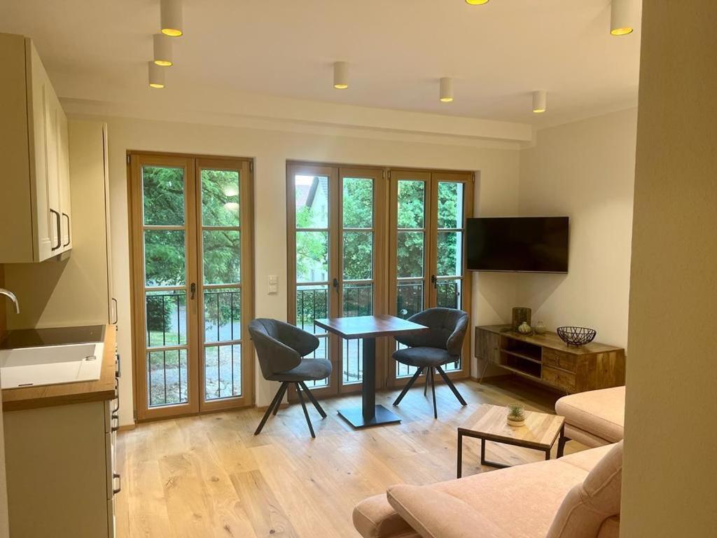 Apartment Gut Schwarz-n Hof *