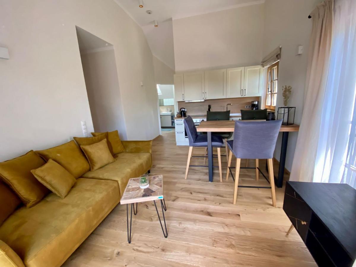Apartment Gut Schwarz-n Hof *